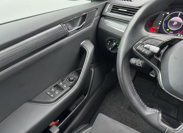 Skoda SUPERB Combi 1.4 TSI iV Business Edition Plus Camera | Navi