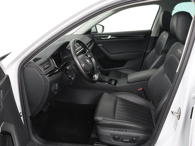 Skoda SUPERB 1.4 TSI iV Laurin & Klement | Panoramadak | Stoelventilatie | Leder | Trekhaak | Canton Sound | Virtual Cockpit | Navigatie | Memory | Achterbankverwarming | Full LED | Keyless | Carplay | PHEV