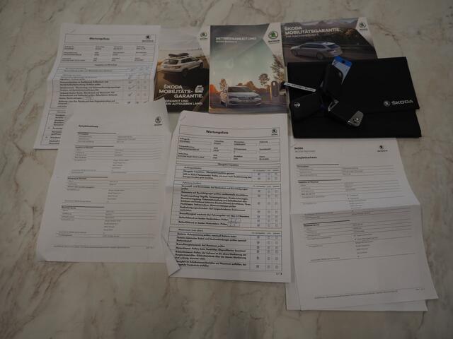 Skoda SUPERB Combi 1.4 TSI iV Laurin & Klement | Canton | Leder | Camera | Keyless | Adaptive Cruise | Virtual | Memory | Carplay