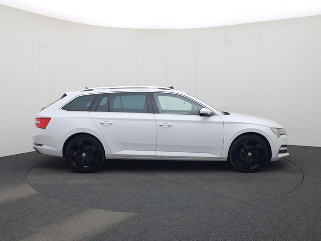 Skoda SUPERB Combi 1.4TSIiV 160kW/218PK Business Edition DSG · Panoramadak · Trekhaak · Apple/Android Car Play ·