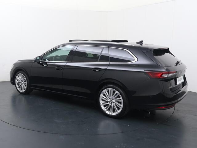 Skoda SUPERB Combi First Edition 1.5 TSI 150 PK DSG | Automaat | Panorama Dak | Navigatie | Adaptieve cruise control | 19'' Lichtmetalen velgen | Camera |