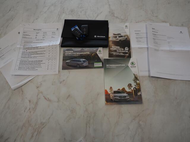 Skoda SUPERB Combi 1.4 TSI iV 218PK Style | Massage | Trekhaak | Canton | 360 | Keyless | Adaptive Cruise | Memory | Carplay