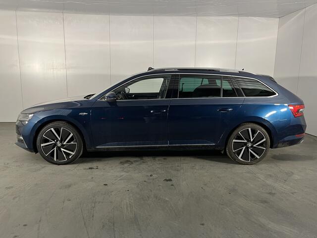 Skoda SUPERB Combi 1.4 TSI iV Laurin & Klement / AUTOMAAT/ PANO/ TREKHAAK/ LEER/ STOELVENTILATIE/ ELEK.ACHTERKLEP/ STUUR+STOELVERWARM./ PARK.SENSOR.V+A/ CAMERA/ MEMORY SEAT/ CRUISE/ KEYLESS/ SMARTLINK/ DAB/ NAVI/ CLIMA/ LED