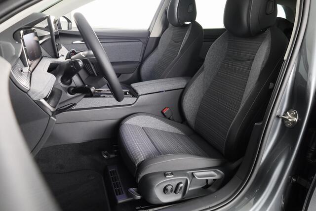 Skoda SUPERB Combi First Edition 1.5 MHEV 150 pk TSI e | Navigatie | Parkeercamera | Verwarmbare voorstoelen en achterbank | 18 inch Lichtmetalen velgen | Verlengde garantie