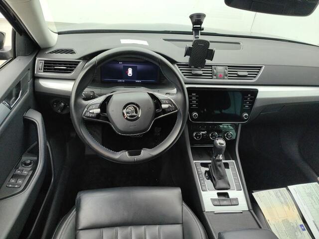 Skoda SUPERB 1.4 TSI iV Business Edition Plus Vol leder Airco ECC Navi Carplay PDC VA+ Camera Cruise Control Elek. stoel + verwarming