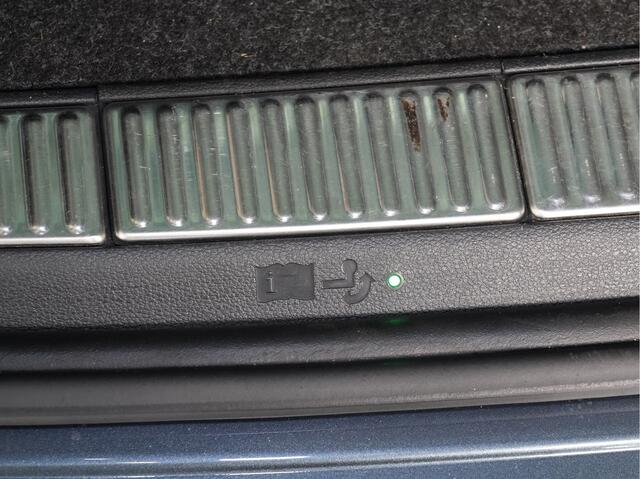 Skoda SUPERB Combi 1.4 TSI iV 218pk Sportline Business Pano. Navi. Trekhaak 360 Camera stoel/Stuurverw. Android/Carplay 240