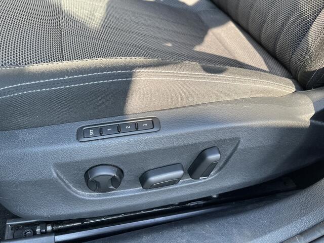 Skoda SUPERB Combi 1.4 TSI iV Style / AUTOMAAT/ PANO/ TREKHAAK/ STANDKACHEL/ MEMORY SEAT/ ELEK.KLEP/ PARK.SENSOR.V+A/ 360 CAMERA/ ACC/ DCC/ STUUR+STOELVERWARM.V+A/ KEYLESS/ SMARTLINK/ DODEHOEK/ NAVI/ DAB/ CLIMA/ LED/ 17'' LMV