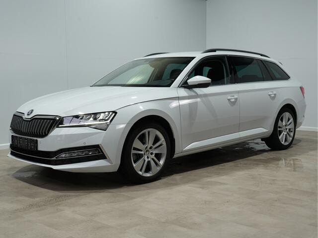 Skoda SUPERB Combi 1.4 TSI iV 204pk Business Edition Plus Trekhaak Camera Navigatie Stoelverwarming Carplay