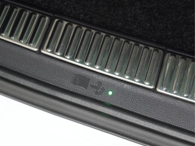 Skoda SUPERB Combi 1.4 TSI iV 204pk Business Edition Plus Trekhaak Camera Navigatie Stoelverwarming Carplay