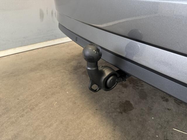 Skoda SUPERB Combi 1.4 TSI iV Business Edition Pano/Trekhaak/Memory/Sfeerverlichting/Carplay