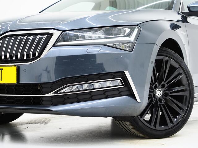 Skoda SUPERB Combi 1.4 TSI iV Laurin & Klement | Panoramadak | Massage | Canton | Leder | Trekhaak | Keyless | Adaptive | Carplay