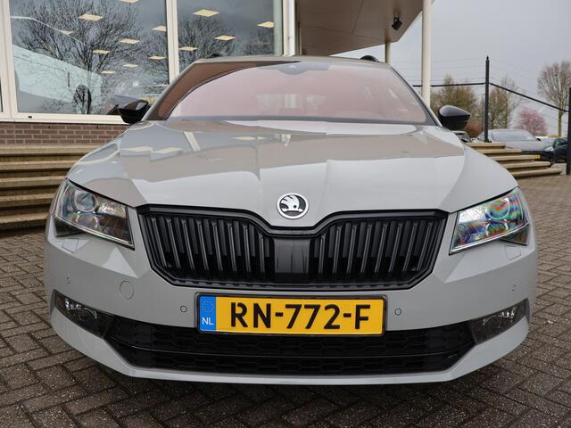 Skoda SUPERB Combi 1.4 TSI ACT 150 PK SPORTLINE DSG AUT. *STEEL GREY* + WEGKL. TREKHAAK | PANORAMA | 19 INCH | CANTON | ADAPTIVE CRUISE | ALCANTARA