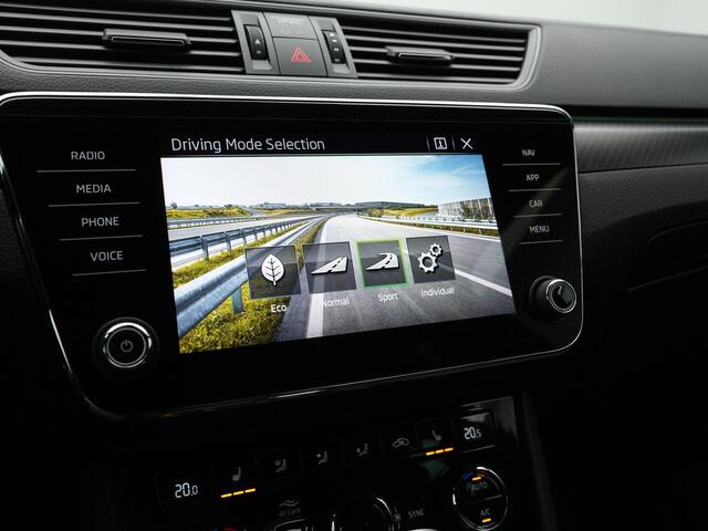 Skoda SUPERB Combi 1.5 TSI 150 pk DSG ACT Limited Sportline Business | Trekhaak | Geheugenstoel | Stuur-/achterbankverwarming