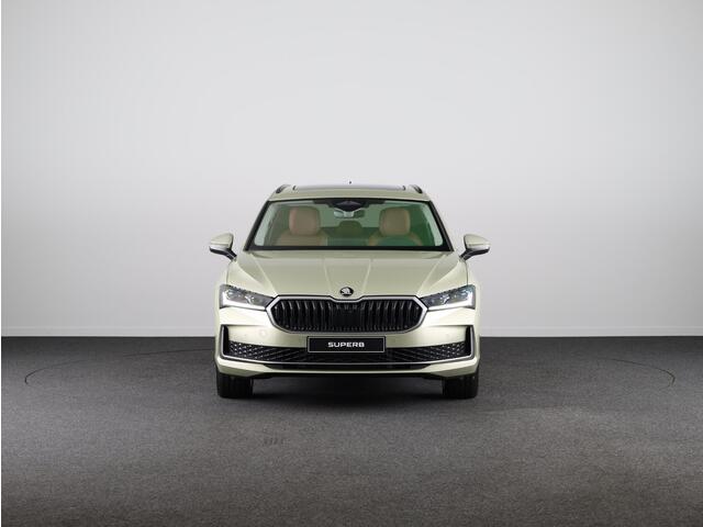 Skoda SUPERB First Edition Combi 1.5 TSI m-HEV 150pk DSG-7 | Panoramadak | Leder | Light & View |