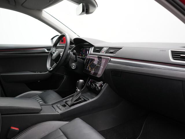 Skoda SUPERB Combi 1.4 TSI iV Business Edition PHEV 218pk Dealer O.H. | Trekhaak Af Fabriek | Adaptive Cruise | 360 Camera | Canton Audio | Lederen Sportstoelen Massage & Ventilatie & Memory | Sfeerverlichting | Stoelen & Stuur Verwarmd | Keyless | Plug In Hybrid