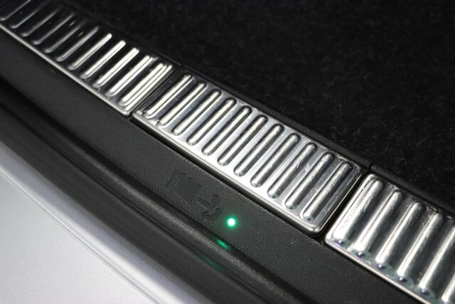 Skoda SUPERB Combi 1.4 TSI Laurin & Klement 218pk DSG6 Stoel voor+ achterverwarming | Trekhaak | Carplay