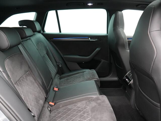 Skoda SUPERB Combi 1.4 TSI iV Sportline PHEV 218pk Dealer O.H | Panodak | Crystal LED | Camera | Alcantara Sportstoelen Memory & Verwarmd | Cruise Control | Sfeerverlichting | Apple Carplay | Keyless | Navigatie | Virtual | DAB | 19"L.M | Plug In Hybrid |