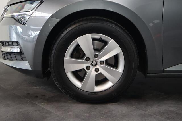 Skoda SUPERB Combi 1.5 TSI Business Edition Automaat | LED | Navigatie | Carplay