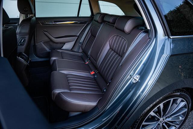 Skoda SUPERB 2.0 TSI 190pk Laurin&Klement|Leder|Matrix|Stoel-memo|Canton|Winterpack|Elek.trekhaak|Dealer-onderhouden