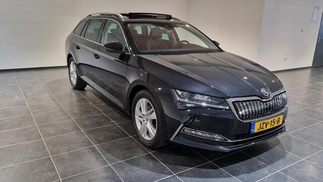 Skoda SUPERB Combi 1.4 TSI iV Sportline Business Panorama dak | Wegklapbare trekhaak |