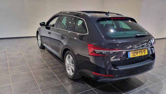 Skoda SUPERB Combi 1.4 TSI iV Sportline Business Panorama dak | Wegklapbare trekhaak |