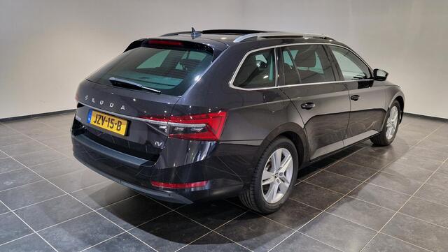 Skoda SUPERB Combi 1.4 TSI iV Sportline Business Panorama dak | Wegklapbare trekhaak |