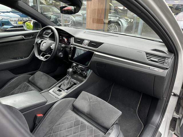 Skoda SUPERB Combi 1.4 TSI iV Sportline Business Panoramadak Adapt. Cruise LED Standkachel Trekhaak 19''LM