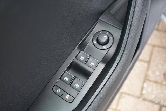 Skoda SUPERB Combi 1.5 TSI ACT Business Trekhaak | ACC | Leer *All in prijs*