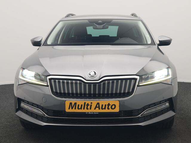 Skoda SUPERB Combi 1.4 TSI iV Business Edition PHEV 218pk Dealer O.H. | Trekhaak Af Fabriek | Adaptive Cruise | Sportstoelen Verwarmd | Apple Carplay | Crystal LED | Navigatie | Virtual | DAB |
