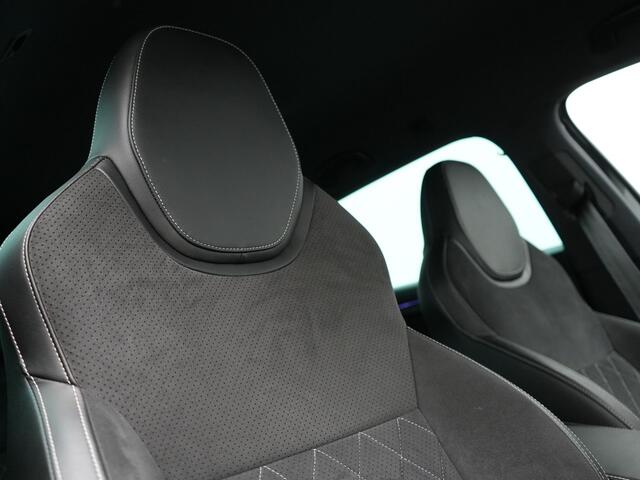 Skoda SUPERB Combi 1.4 TSI iV Sportline Business PHEV 218pk Dealer O.H | Trekhaak af Fabriek | Adaptive Cruise | 360 Camera | Alcantara Sportstoelen Memory | 19"L.M | Keyless | Crystal LED | Plug In Hybrid |