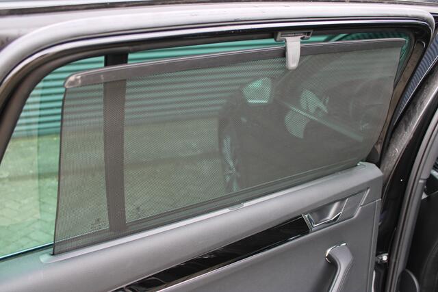 Skoda SUPERB Combi 1.4 TSI iV Laurin & Klement Panoramadak Geventileerde-Zetels Canton Camera Leer