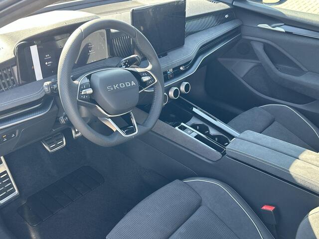 Skoda SUPERB combi Sportline Business 1.5 TSI PHEV 150 kW / 204 PK Combi | Metallic Lak | 19'' lichtmetalen velgen | Panorama dak | Trekhaak wegklapbaar