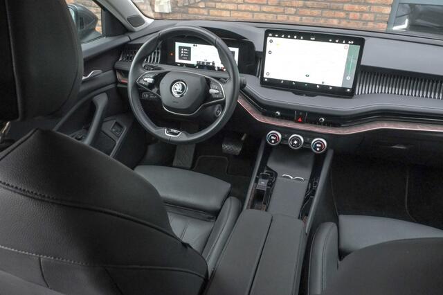 Skoda SUPERB Combi 1.5 TSI iV 150kW L&K | Panoramadak | Trekhaak | Leder | ACC