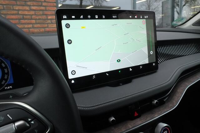 Skoda SUPERB Combi 1.5 TSI iV 150kW L&K | Panoramadak | Trekhaak | Leder | ACC