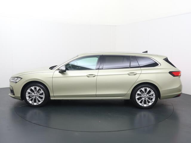 Skoda SUPERB Combi 1.5 TSI MHEV First Edition | 150 PK | Automaat | Trekhaak | Virtual Pedal Achterklep | Stoelverwarming voor & achter | Navigatiesysteem |