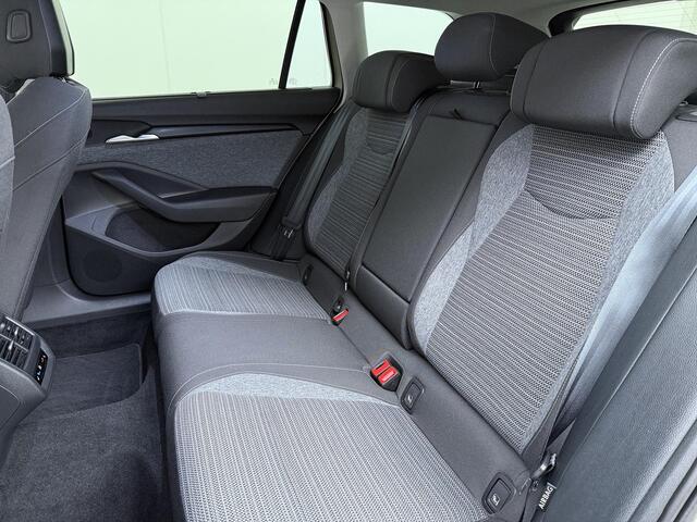 Skoda SUPERB Combi 1.5 TSI MHEV First Edition | 150 PK | Automaat | Trekhaak | Virtual Pedal Achterklep | Stoelverwarming voor & achter | Navigatiesysteem |