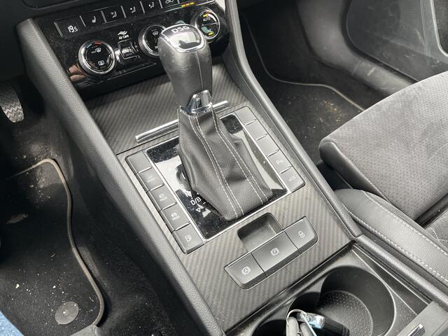 Skoda SUPERB Combi 1.4 TSI iV Sportline / AUTOMAAT/ TREKHAAK/ DCC/ SMARTLINK/ STUUR+STOELVERWARM./ MEMORY SEAT/ KEYLESS/ PARK.SENSOR.V+A/ CAMERA/ CRUISE/ DAB/ ELEK.ACHTERKLEP/ NAVI/ CLIMA/ LED/ 19'' LMV