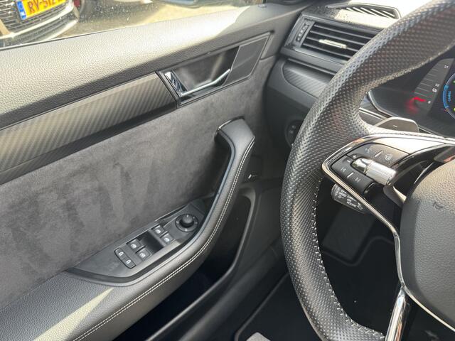 Skoda SUPERB Combi PHEV Sportline, Pano | Trekhaak 1600kg
