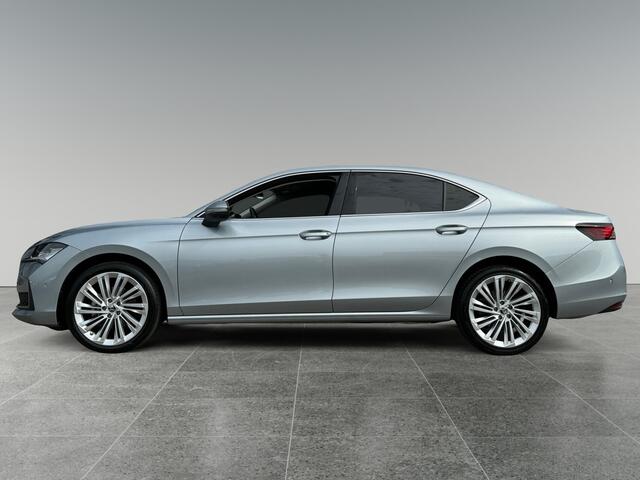 Skoda SUPERB 1.5 150pk TSI MHEV First Edition Winterpakket | Lichtmetalen velgen 19" Veritate zilver | Stoelventilatie en massagefunctie vóór