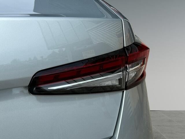 Skoda SUPERB 1.5 150pk TSI MHEV First Edition Winterpakket | Lichtmetalen velgen 19" Veritate zilver | Stoelventilatie en massagefunctie vóór