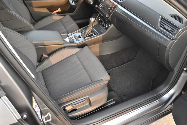 Skoda SUPERB Combi 1.4 TSI iV Business Edition Plus , CLIMATR , NAVI , VIRTUAL COCKPIT , LED KOPL , PDC V+A ,