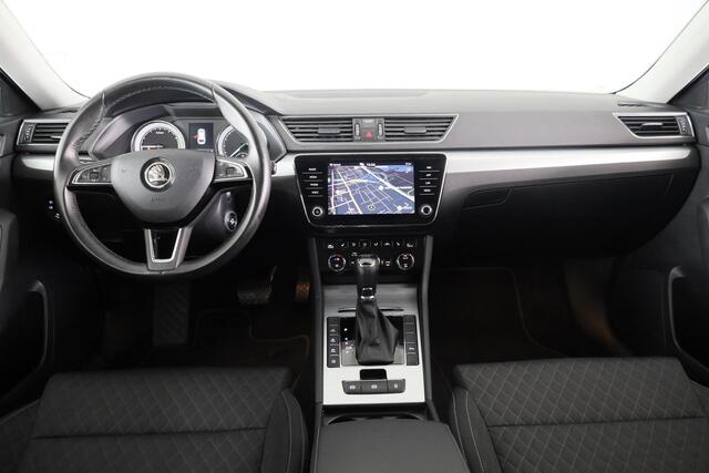 Skoda SUPERB Combi 1.4 TSI iV Business Edition 218PK PHEV | Navigatie | Parkeersensoren | Stoelverwarming | Keyless entry |