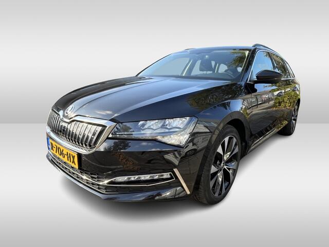 Skoda SUPERB Combi 1.4 TSI iV 218pk Business Edition DSG Automaat 18"LM Velgen / Stoelverwarming / Comfortzetels / Navigatie / / Cruise control