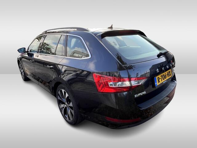 Skoda SUPERB Combi 1.4 TSI iV 218pk Business Edition DSG Automaat 18"LM Velgen / Stoelverwarming / Comfortzetels / Navigatie / / Cruise control