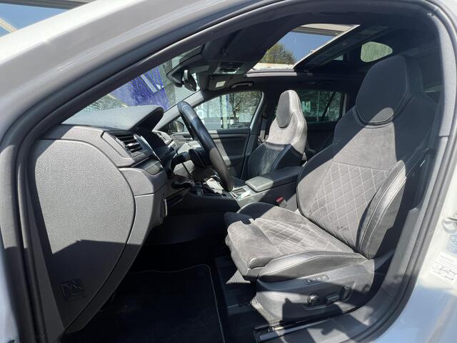 Skoda SUPERB Combi 1.4 TSI iV Sportline Business Automaat 218PK | Panoramadak | Navigatie | Memory Seats | Adaptieve Cruise Control | Trekhaak