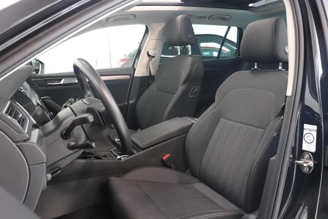 Skoda SUPERB Combi 1.4 TSI iV Business Edition Plus | Panoramadak | Memory | LED koplampen | Camera |