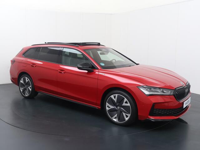 Skoda SUPERB Combi 1.5 TSI PHEV Sportline Business | 204 PK | SoH 100% | Trekhaak wegklapbaar | Panoramadak | Top area view 360 graden camera | Head-up display |