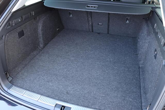 Skoda SUPERB Combi 1.4 eHybrid Style 218pk DSG6 | SOH 93,1% | Memory | Stoel- en Stuurverwarming | Verwarmde achterbank