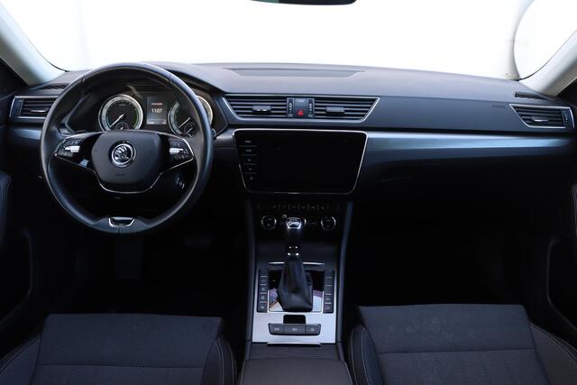 Skoda SUPERB Combi 1.4 eHybrid Style 218pk DSG6 | SOH 93,1% | Memory | Stoel- en Stuurverwarming | Verwarmde achterbank