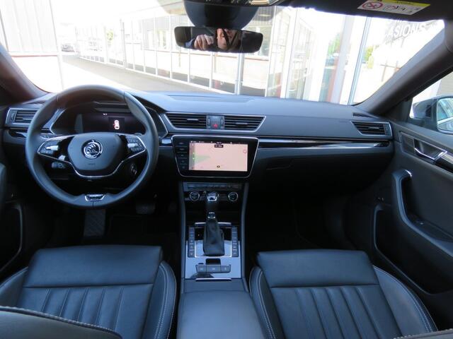Skoda SUPERB 1.4 TSI IV LaurinenKlement / Pano / Trekhaak / Leder / Veel opties! / BOVAG garantie